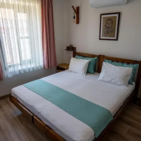 Ayisigi Hotel *