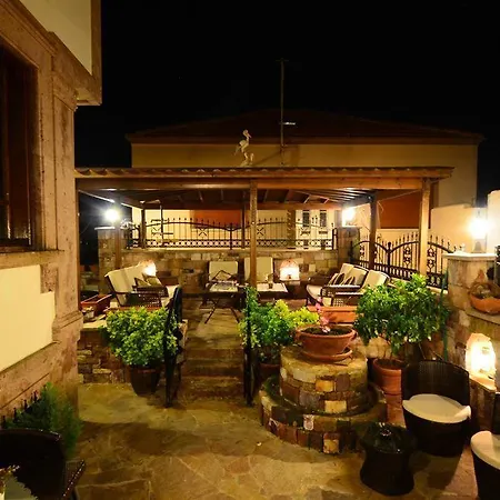 Ayisigi Hotel *