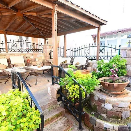 Ayisigi Hotel *