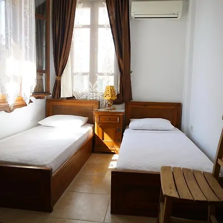 Ayisigi Hotel *