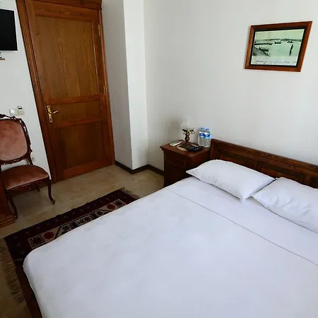 Ayisigi Hotel *